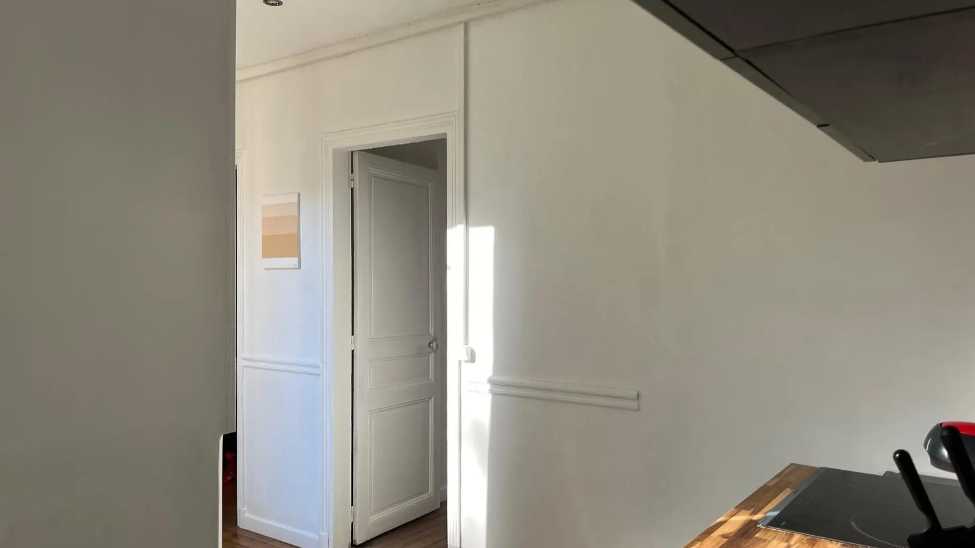 Cosy Appartement In Paris contacts